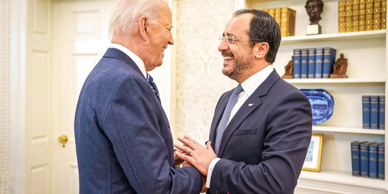 Ertuğrul Özkök: Esenyurt Belediye Başkanının tutuklandığı gün Oval Ofis’ten gelen şen şakrak fotoğraf