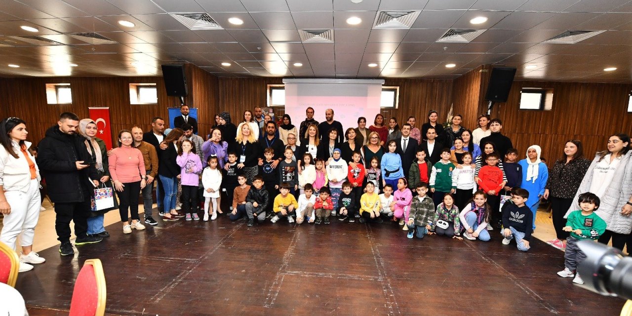 İzmir'de diyabetli çocuklar için şeker ölçüm cihazı dağıtıldı