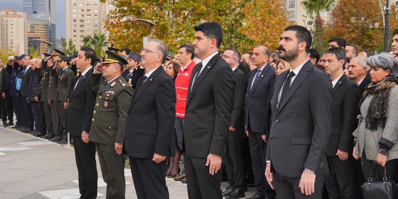 Atatürk’ün 86. Ölüm Yıldönümü Ataşehir’de Saygı İle Anıldı