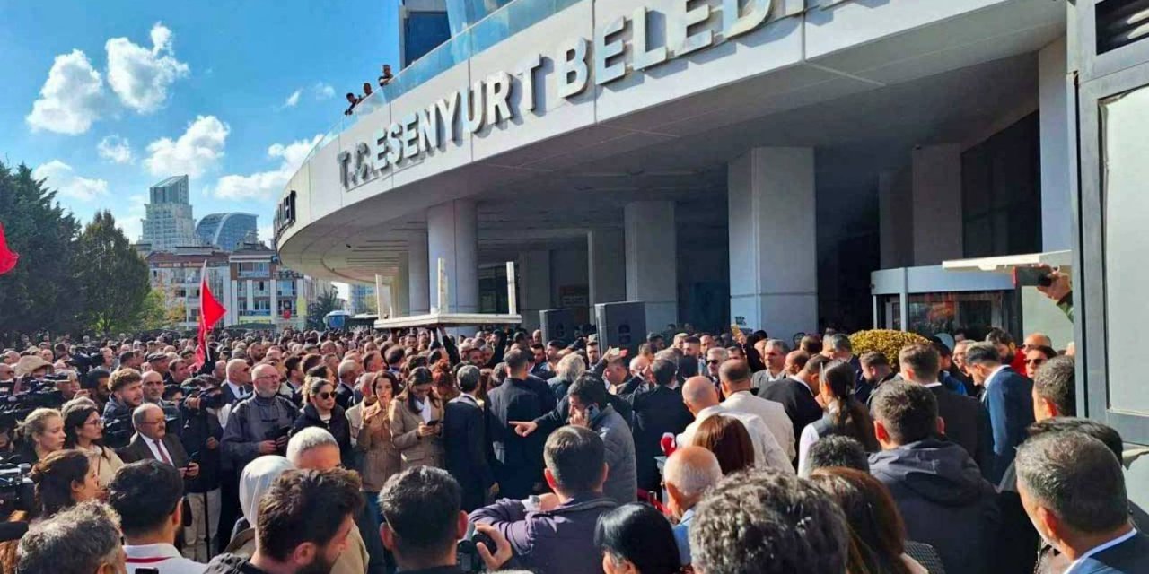 Esenyurt Belediyesi'nde kayyım 3 kişi daha görevden aldı