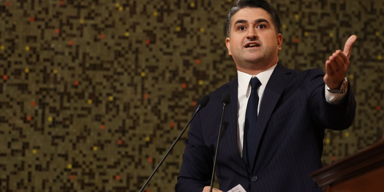 Onursal Adıgüzel’den İBB Meclisi’ne Damga Vuran Konuşma: “Aklınızdan Bile Geçirmeyin Gök Kubbeyi Başınıza Yıkarız”