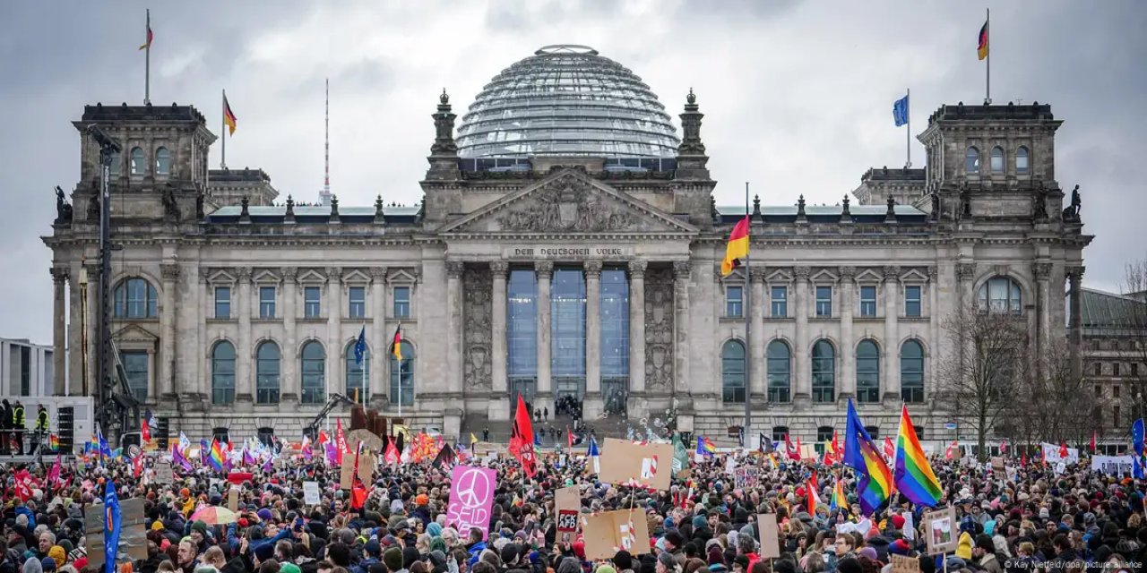 Almanya'da demokrasiden memnuniyet azaldı