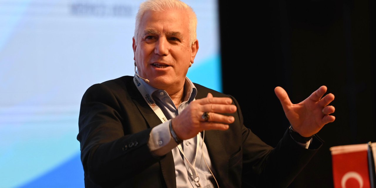 Başkan Bozbey, 19. İnsan Yönetimi Zirvesi'ne konuk oldu