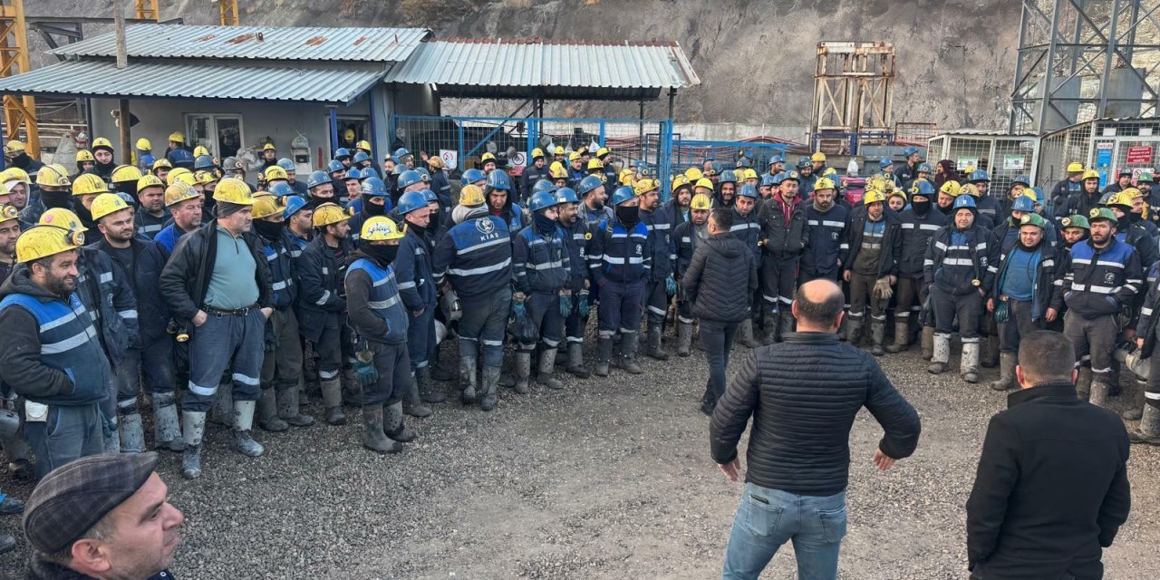 Ankara'da eylem: Madenciler kendilerini yer altına kapattı