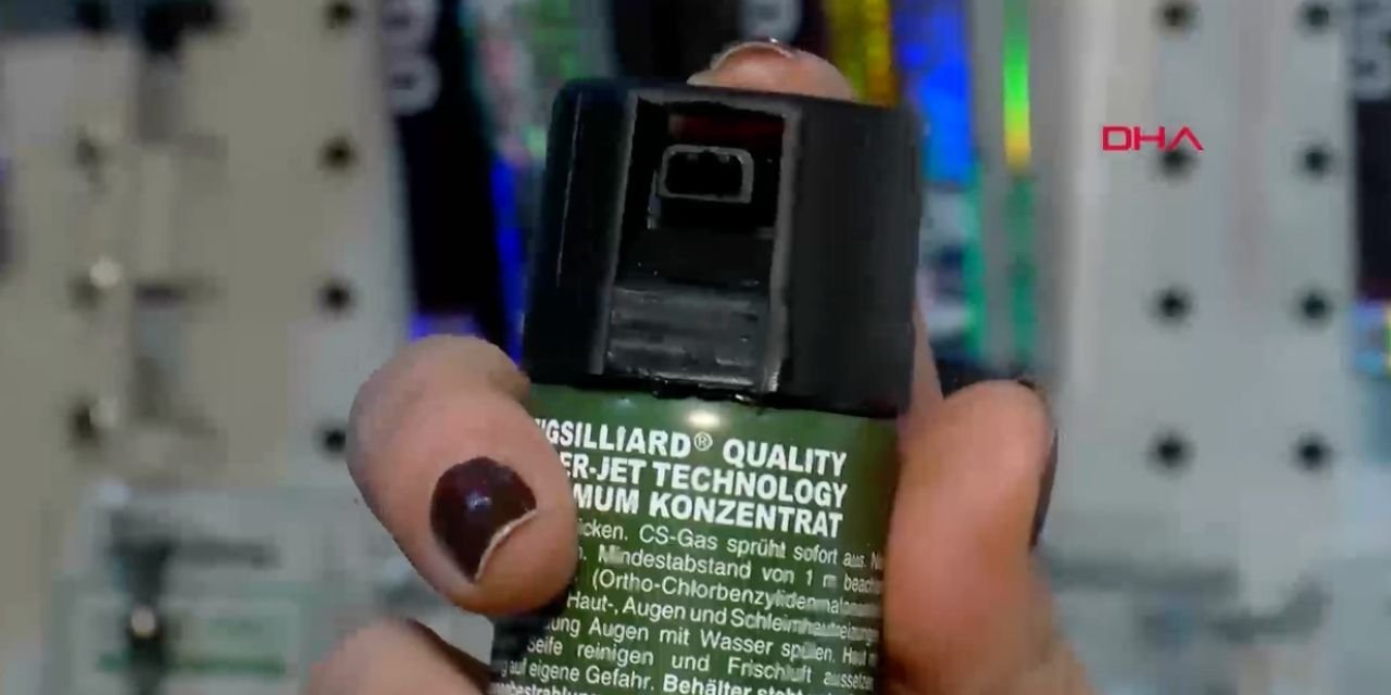 Zafer Partili Başkan, kadın gazetecilere biber gazı hediye etti