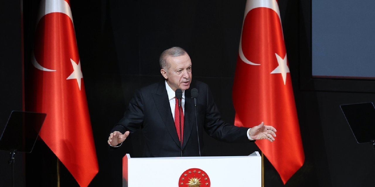Erdoğan: Kendi kültüründen tiksinen zihniyetin açtığı yaralar kapanmadı