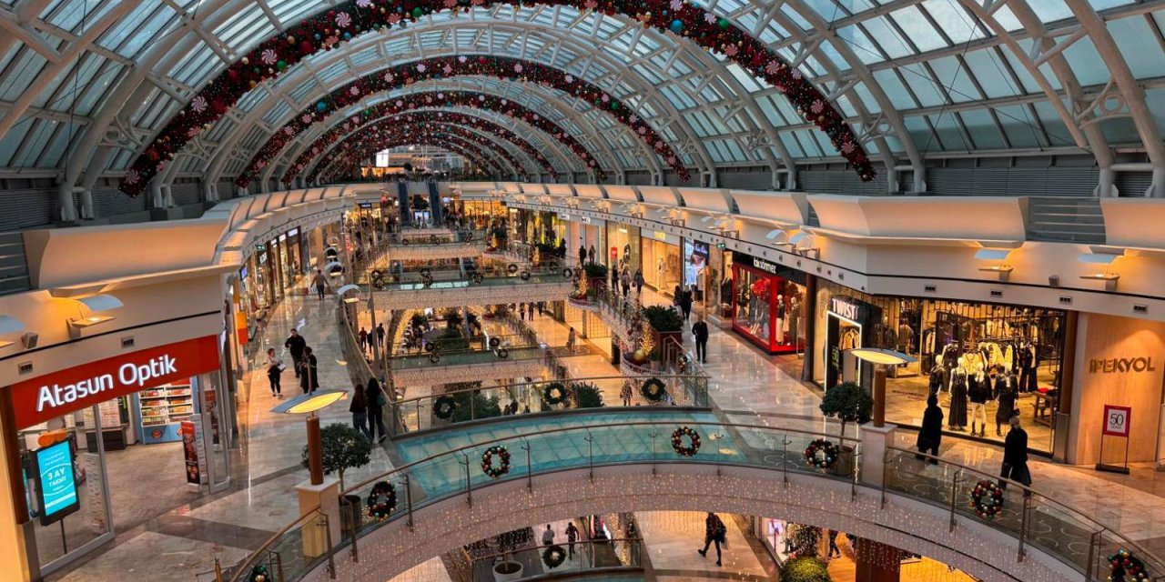 Ertuğrul Özkök: Kasımda yurt dışında 3 bin dolardan fazla “tax free” alışveriş yapan Türklerle ilgili istihbarat raporu