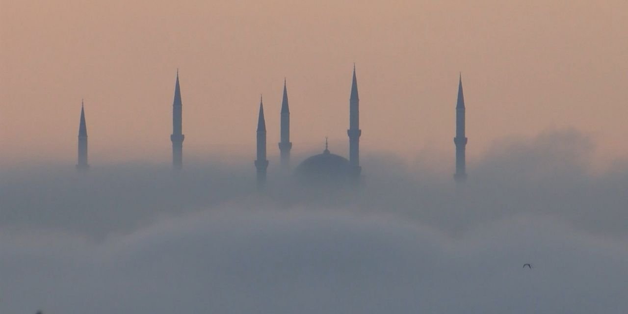 İstanbul'da sis: Bazı vapur seferleri yapılamıyor