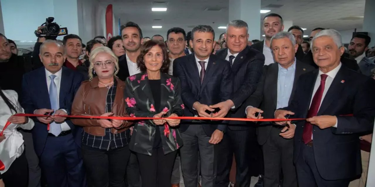 Burhanettin Bulut: "Seyhan Belediye Başkanımız Oya Tekin hizmetlere doyamıyor"