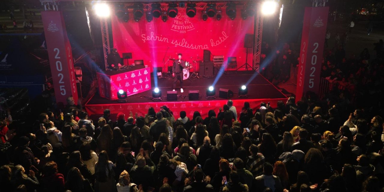 İzmir Yeni Yıl Festivali’nde Mansur Ark rüzgârı
