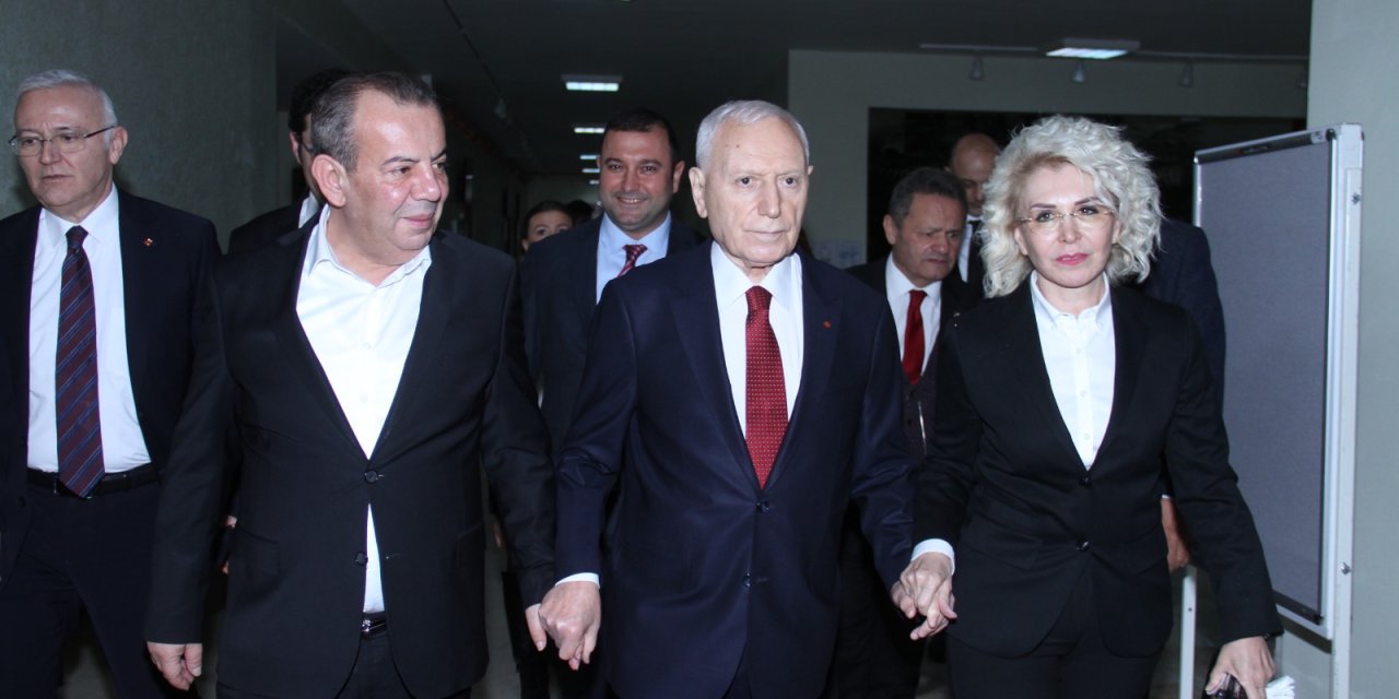 Prof. Dr. Haberal: "Görevimiz Ay Yıldızlı Bayrağı Zirvede Dalgalandırmak"