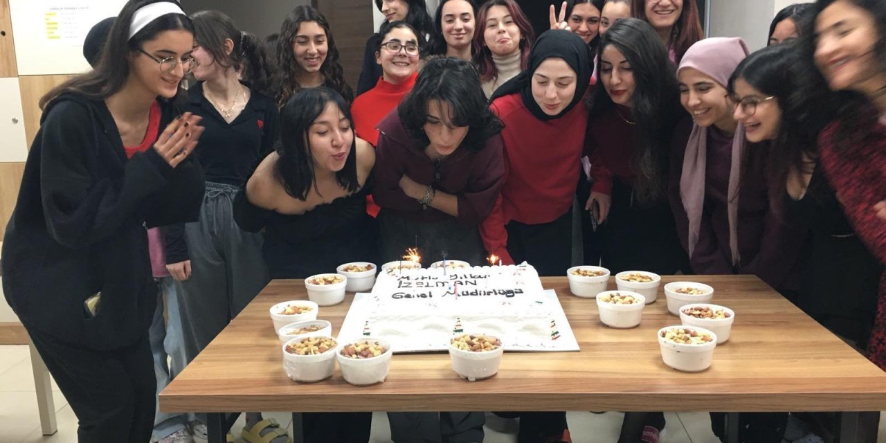 Sosyal Tesislerde kalan gençler yılbaşı gecesi yalnız bırakılmadı