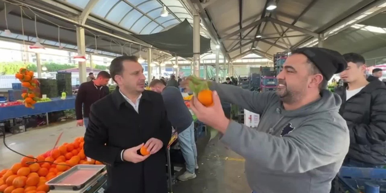 Çiftçi yurttaş CHP'li Başevirgen'e dert yandı: "Çiftçiyi mahvettiler, yerlere serdiler, tarla satıp borç ödedik"