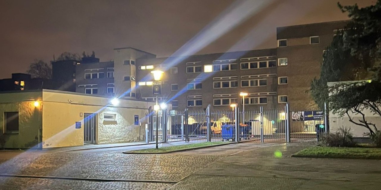 Berlin'de polis merkezi yakınında patlama