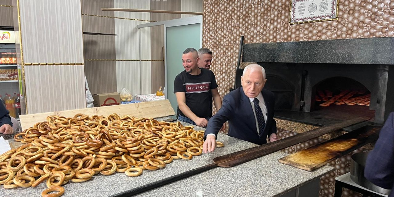 Haberal, Rize'nin Pazar ilçesine özgü olan "Pazar Simidi"ni Başkent Üniversitesi’nde üretmeye başladı