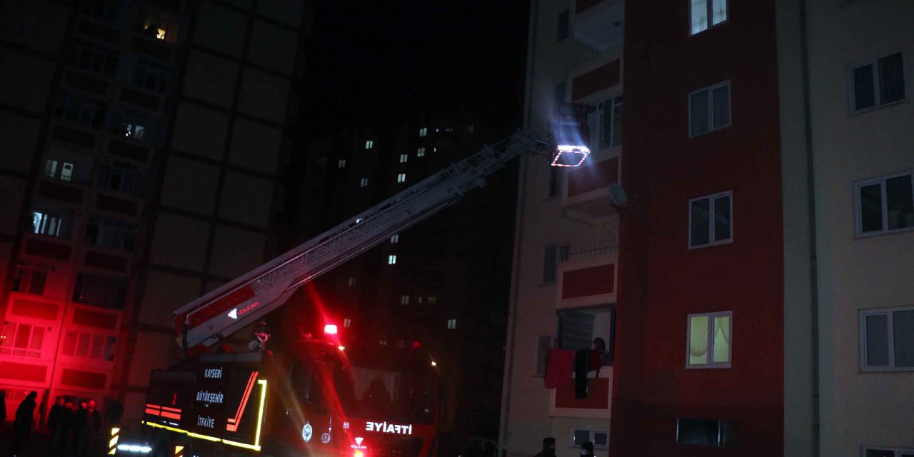 Uyuyakalan koronavirüs temaslısı kadın, ekipleri harekete geçirdi