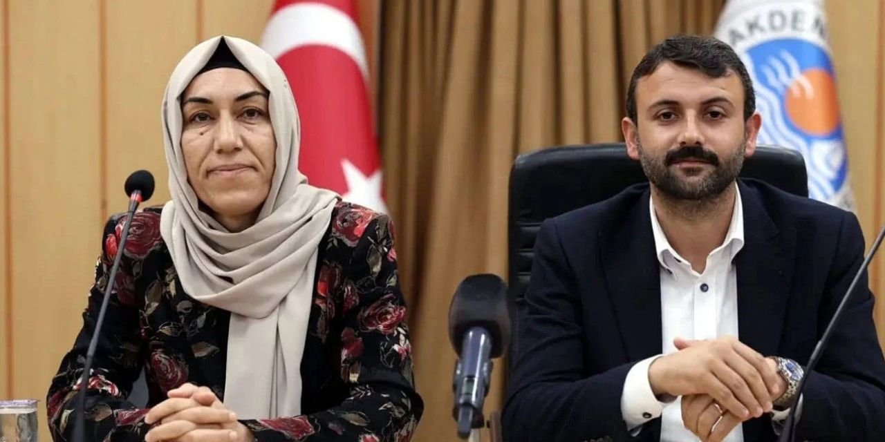 DEM Partili Akdeniz Belediyesi Eş Başkanları gözaltına alındı