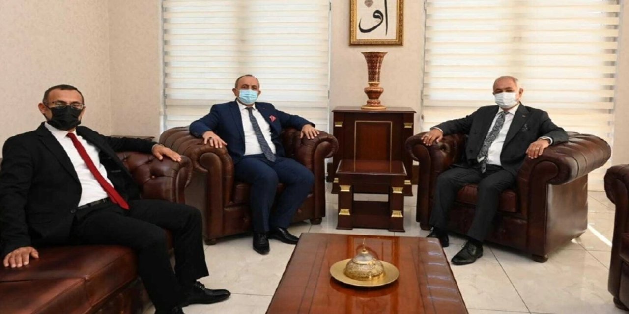 21 yıl hapis alan MHP'li Belediye Başkanı tahliye edildi, hakimle fotoğrafı çıktı