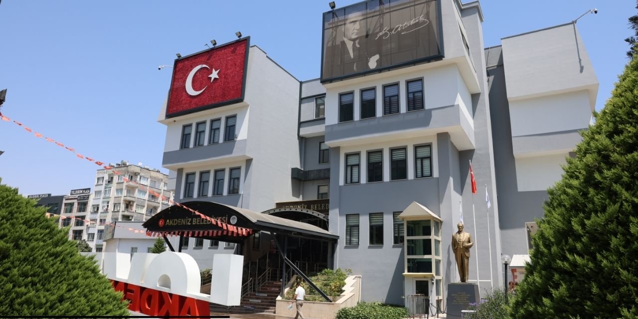 Akdeniz Belediyesine kayyım atandı