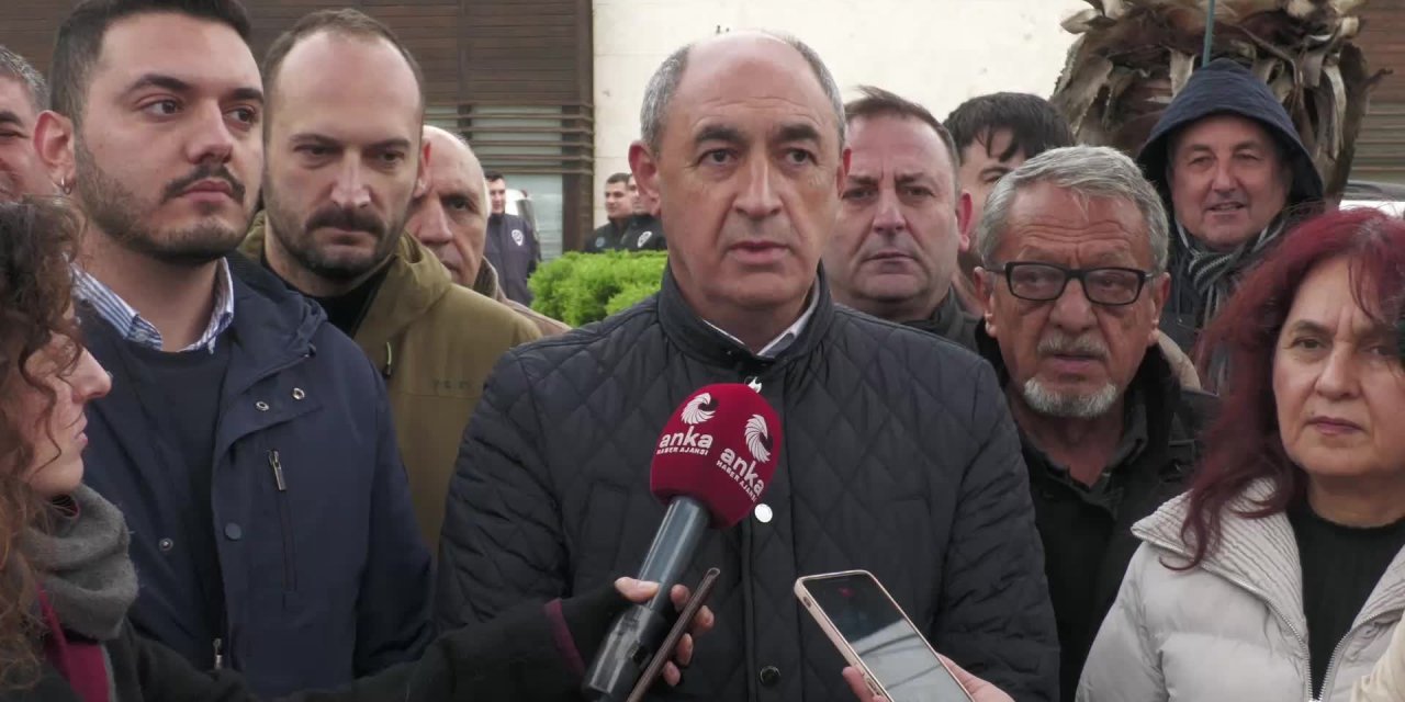 AK Partili Menemen Belediyesi’nin tarım ve doğal sit alanındaki arazileri satış ihalesine protesto... CHP İlçe Başkanı Özbey: "Bunlar adrese teslim veriliyor"