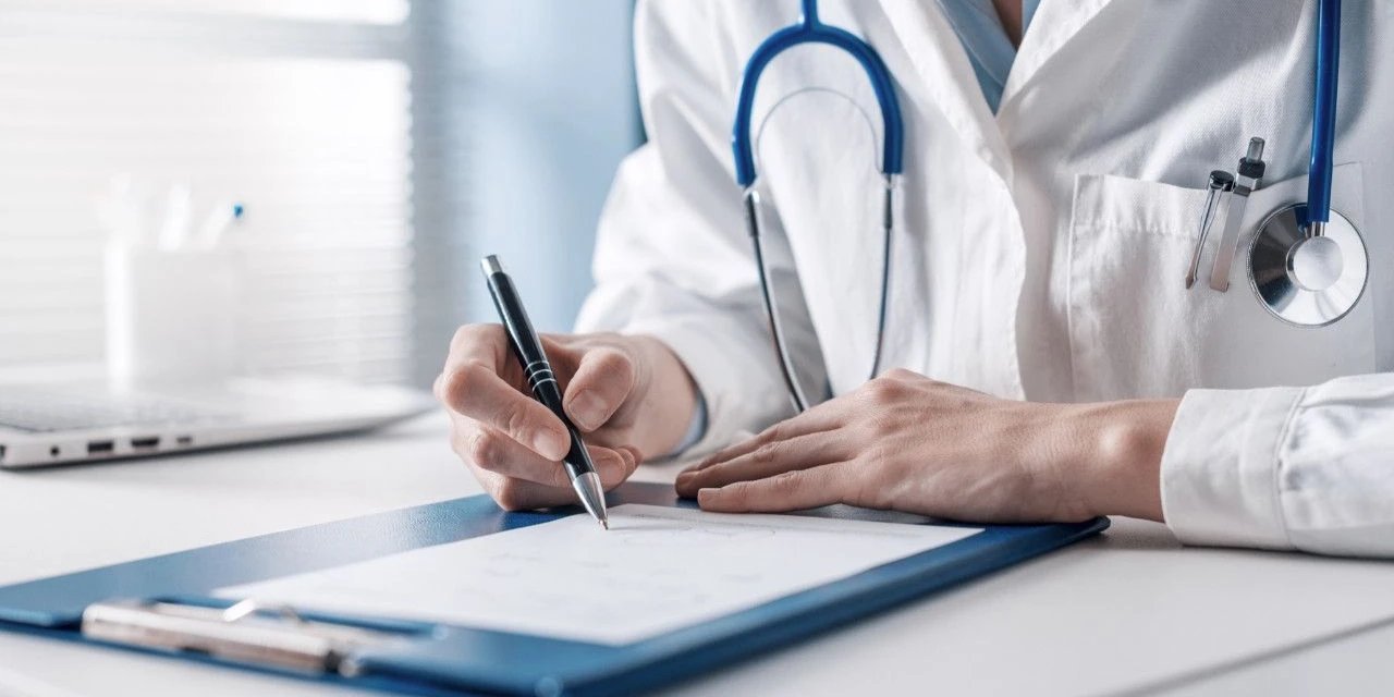 Hekimler göçüyor: 10 binden fazla hekim başvurdu