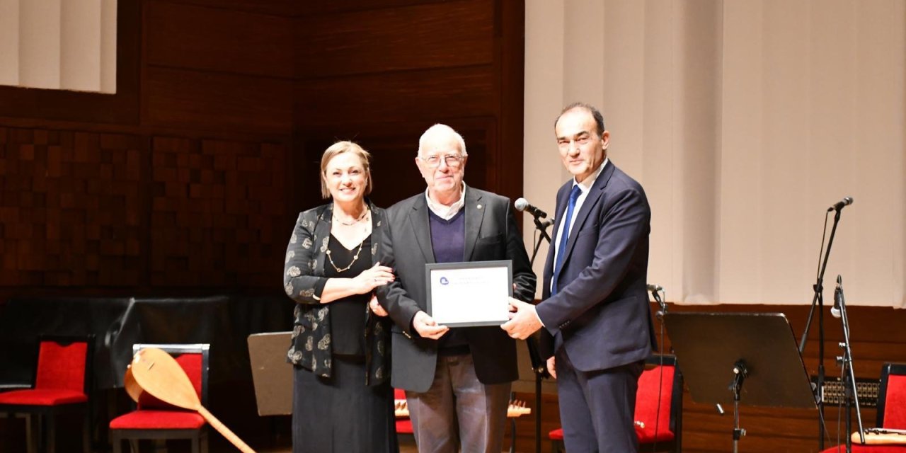İzmir Kent Konseyi’nden “Kente Değer Katanlar Ödülleri”