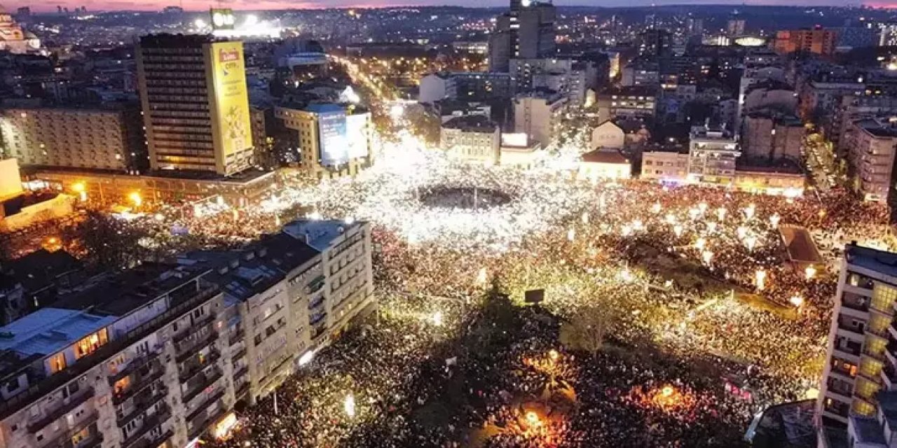 Sırbistan'da protestolar başbakanı devirdi