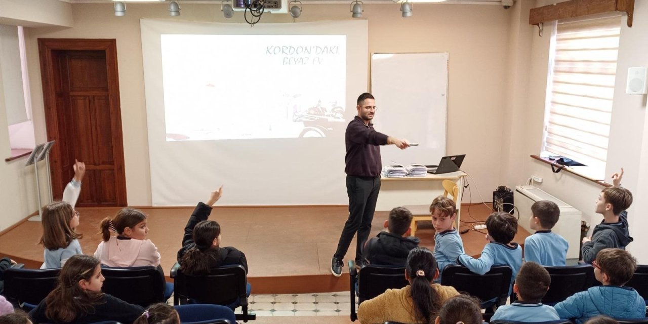 İzmir’in tarihini sergiler, atölyeler ve öykülerle öğreniyorlar