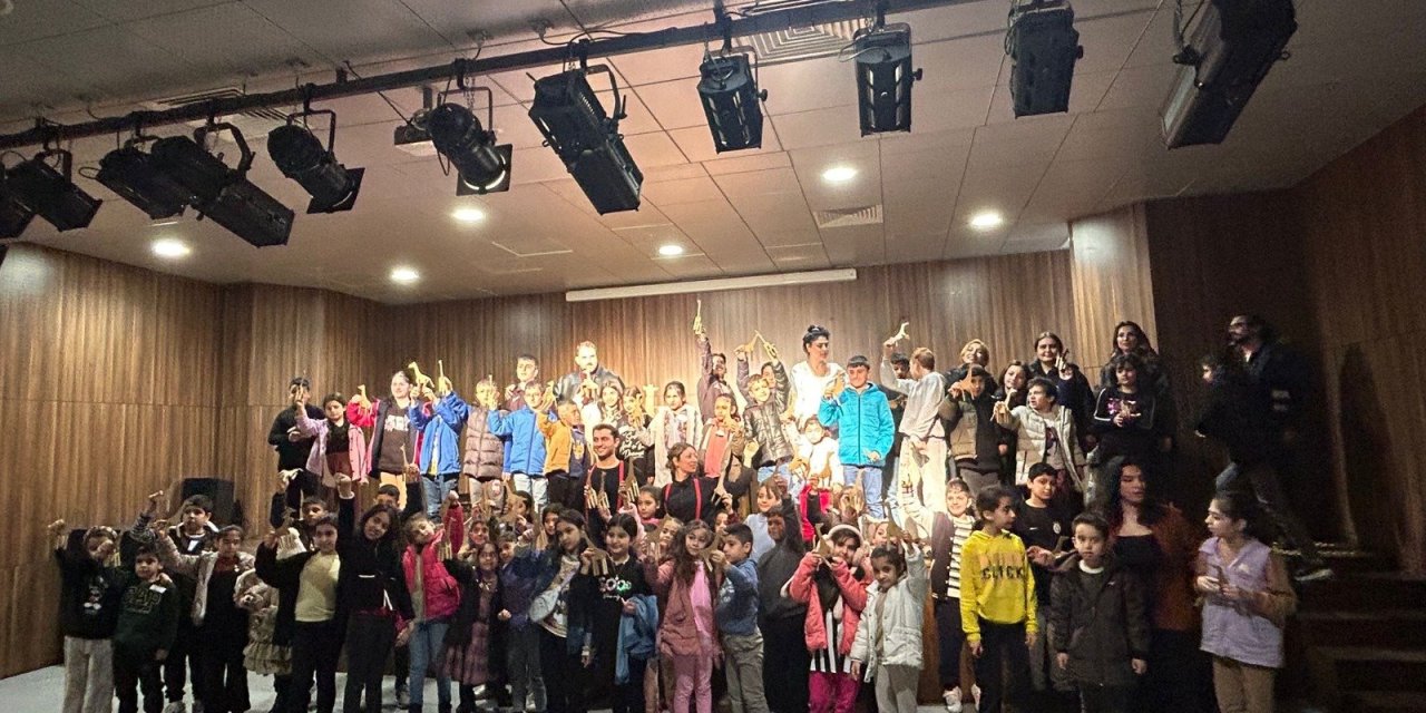 Dayanışma Noktaları çocukları sinema ve tiyatroyla buluşturdu