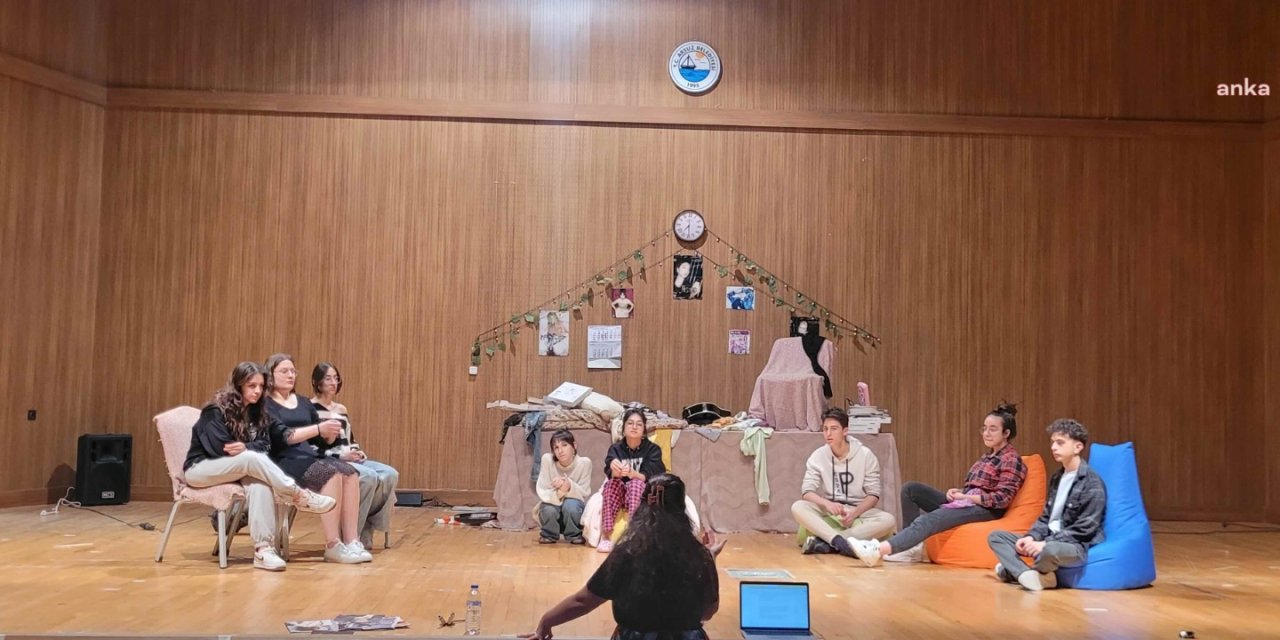 Depremden etkilenen gençlerin sanatla yükselen sesi: “Biz hâlâ buradayız” sergisi İstanbul’da açılıyor