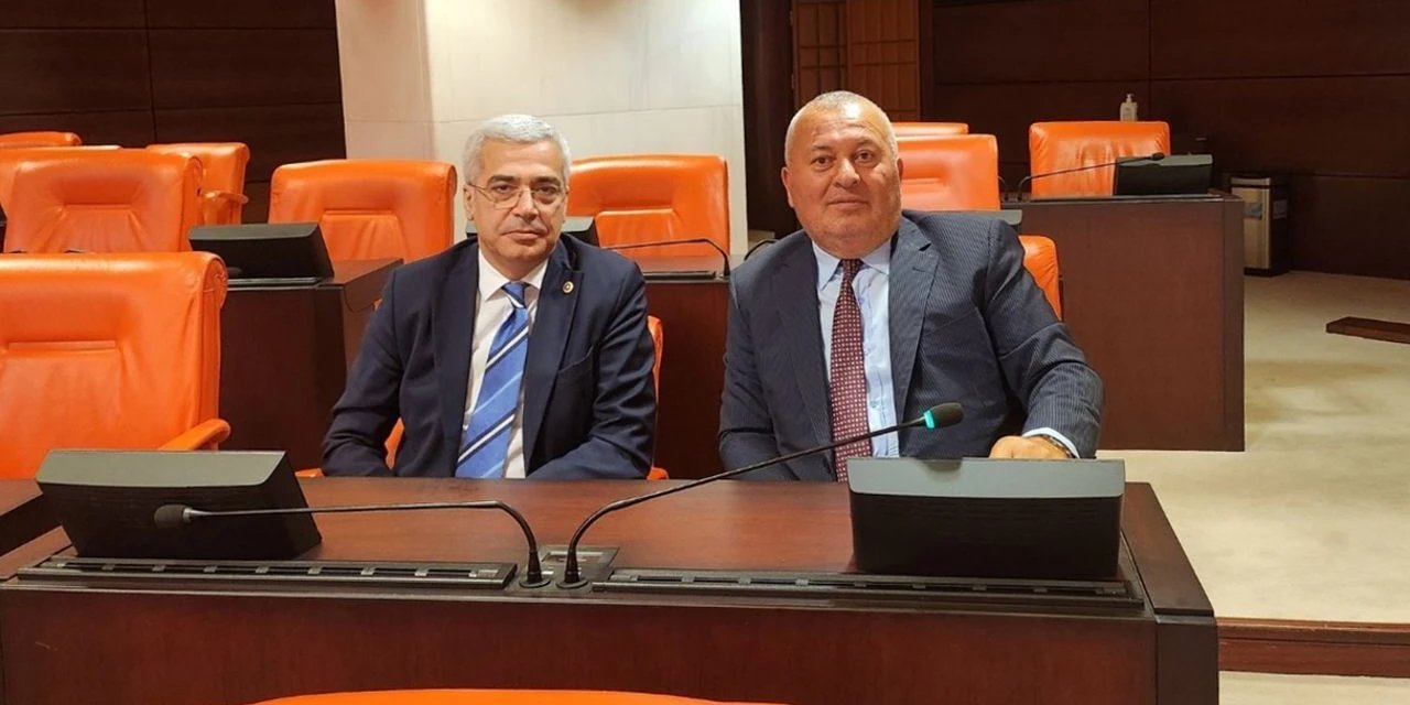 Salih Uzun ve Cemal Enginyurt CHP'ye katıldı
