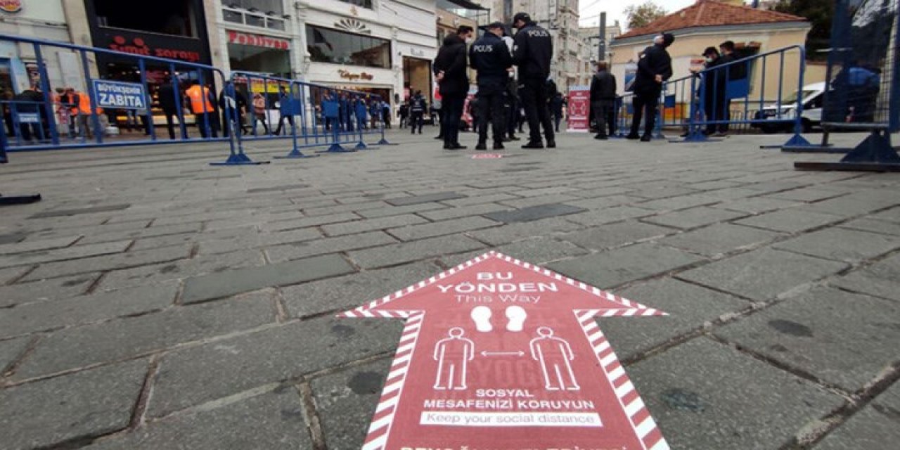 İstiklal Caddesi'nde "7 bin kişi" sınırı başladı! Demir bariyerli önlem...