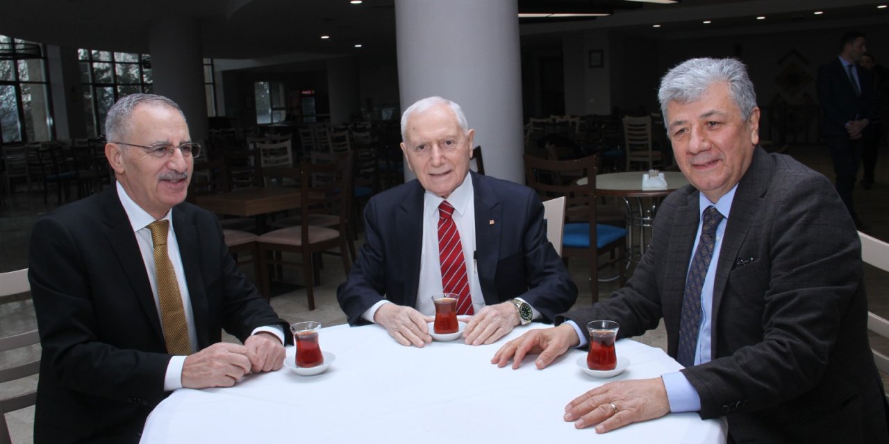 Prof. Dr. Mehmet Haberal, Başkent Üniversitesi'nde Akademisyenler ve Gazetecilerle Buluştu: 11. Hastane Açılıyor