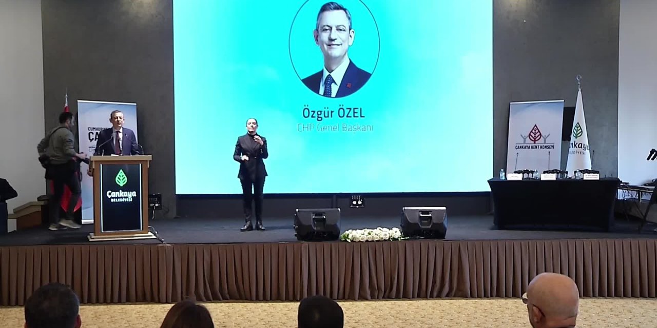 CHP Genel Başkanı Özel: "201 bin gözle görülür konut var ama depremzedenin konteynerden çıkma oranı yüzde 10"