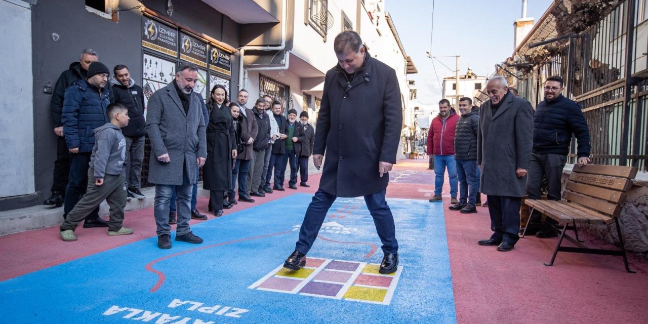 Başkan Tugay'dan Örnek Hareket: Tugay, Güzel İzmir Hareketi’ni Başlattı