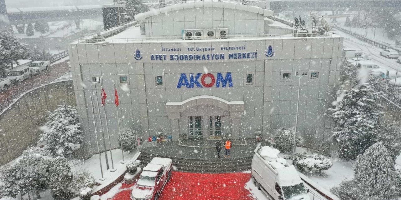 AKOM: İstanbul'a yeniden kar geliyor