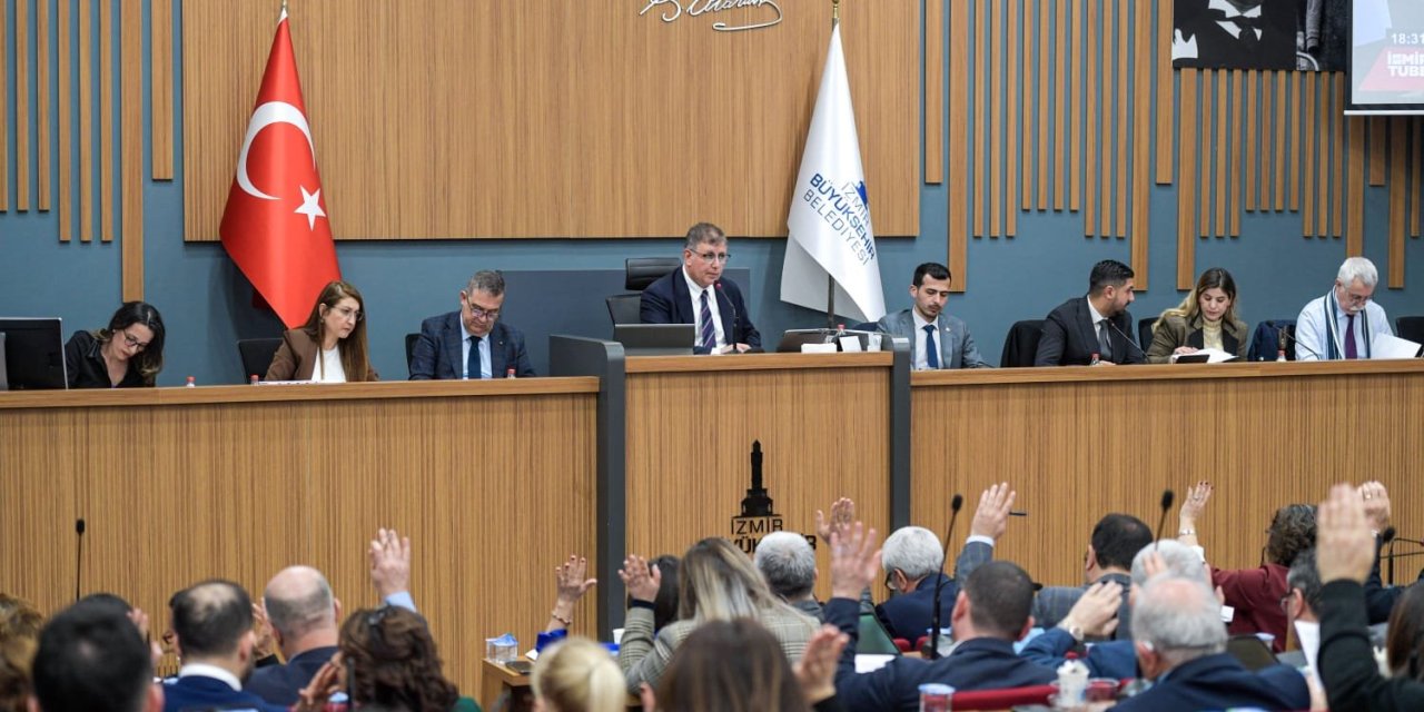 İzmir Büyükşehir Belediyesi’nden öğrencilere "Aylık Abonman Kart" müjdesi