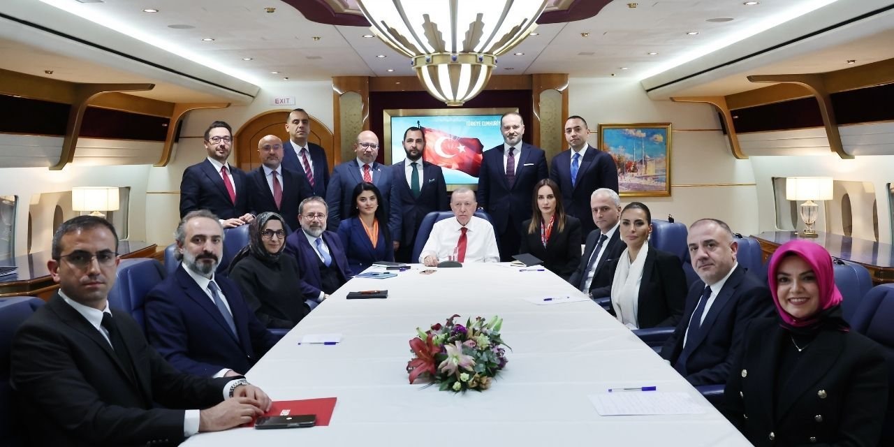 Erdoğan uçakta konuştu: İmamoğlu'na siyasi yasak, CHP kurultayı, kabine değişikliği...