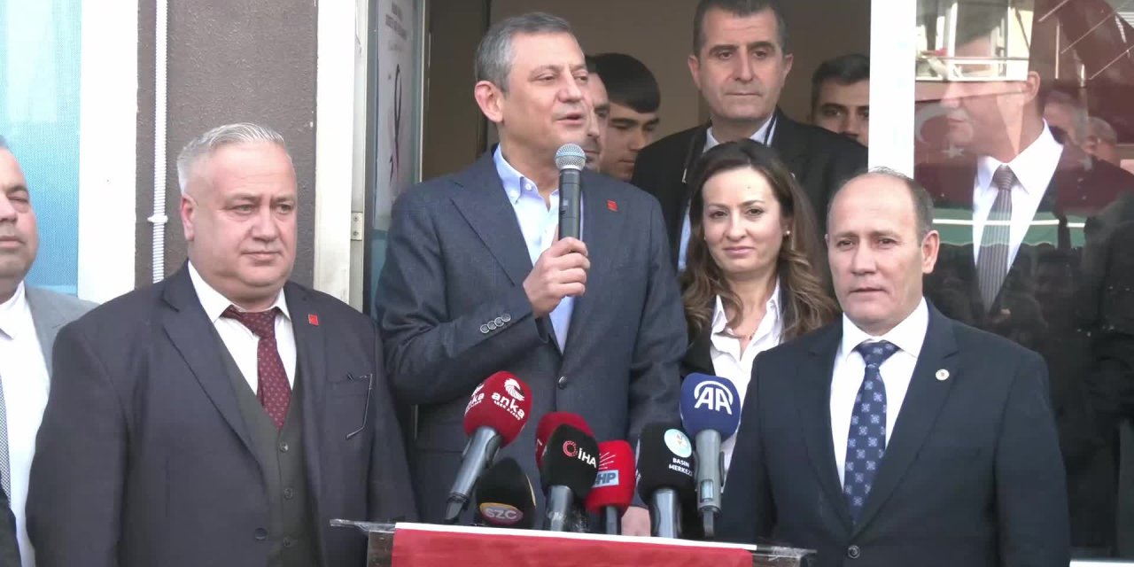 Özel'den Erdoğan'a kayyım tepkisi: Bindiğin dalı kesersin