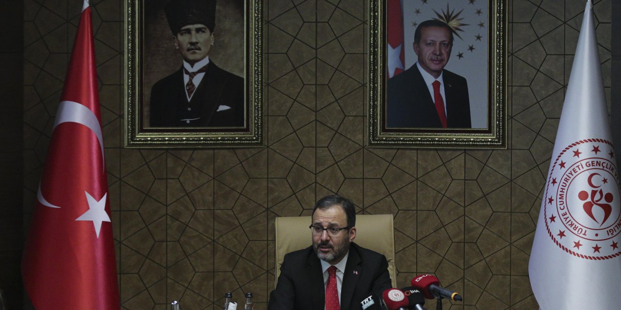 Bakan Kasapoğlu, koronavirüs testinin pozitif olduğunu açıkladı