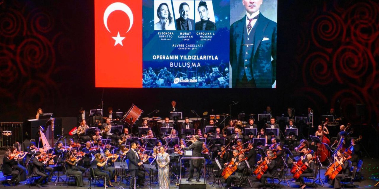 Ertuğrul Özkök: Bir İtalyan, bir Alman soprano "Yaralı Gönül"  söylerse vongole üzerine lahmacun mu olur?