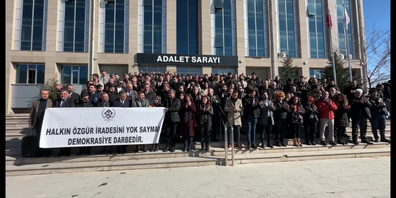 Barolar Birliği'nden Van Büyükşehir Belediyesi'ne kayyum atanmasına tepki