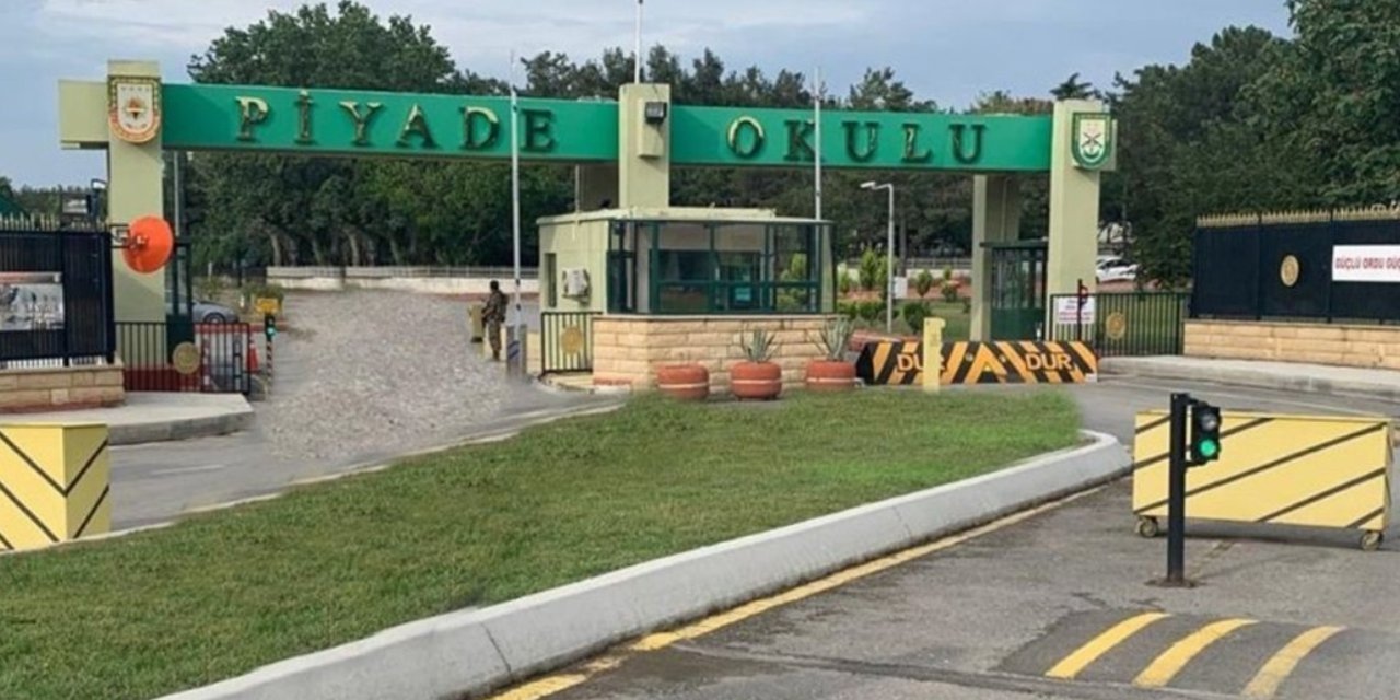 ‘Atatürk fotoğrafı’ tartışmasında teğmenin ihracına iptal kararı verildi