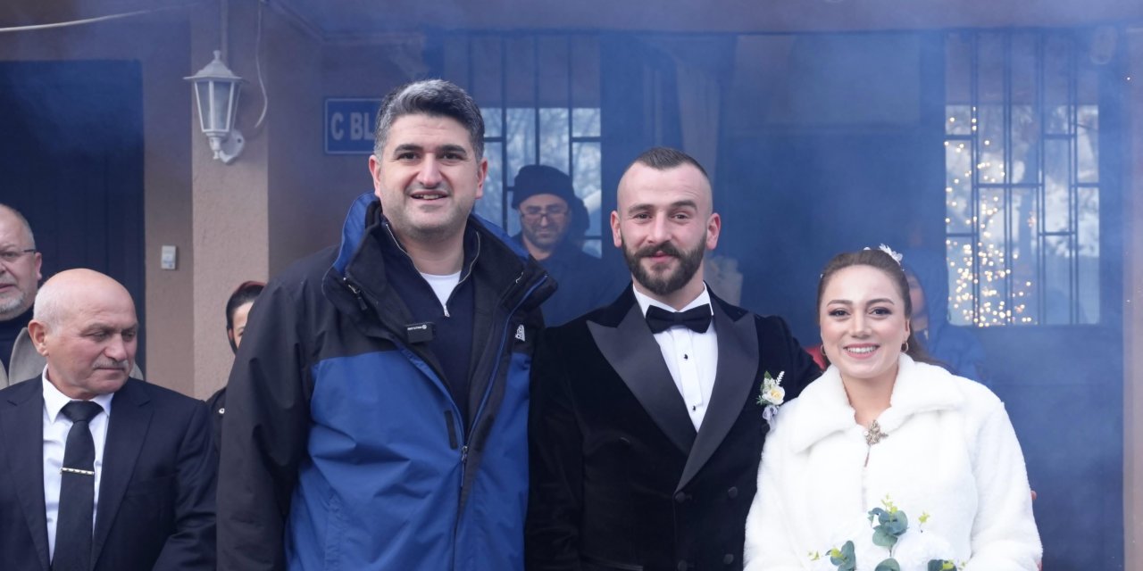 Aşk Karda Engel Tanımaz: Ataşehir Belediyesi’nden Düğün Konvoyuna VIP Kar Timi Hizmeti