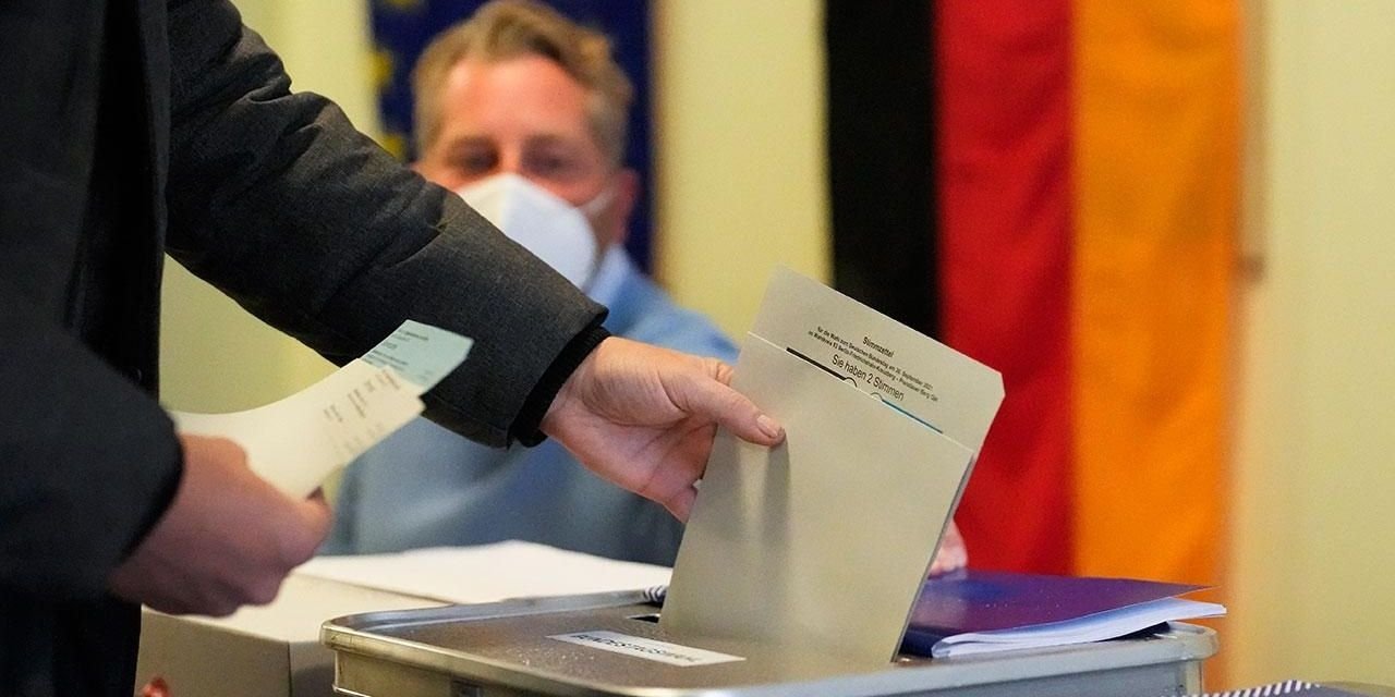 Almanya'da seçim: Hiçbir parti tek başına iktidar olamıyor. Koalisyon görüşmelerini CDU ile SPD yapacak