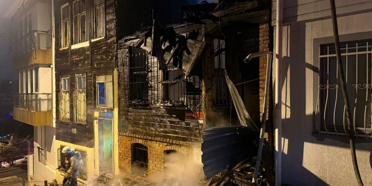 Ortaköy'de yangın: İki bina yandı