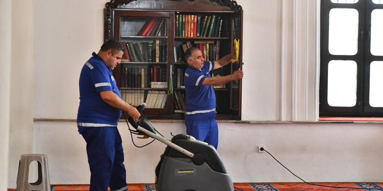 İzmir’in camileri Ramazan’a hazır