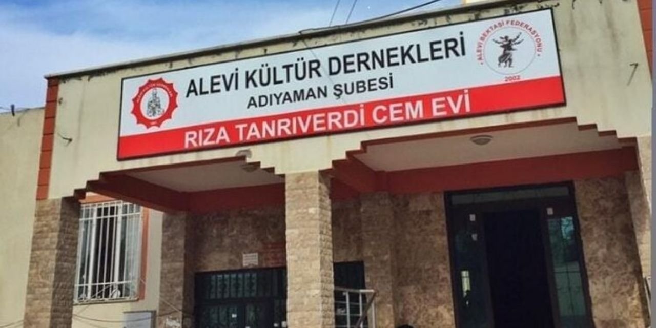 Cemevine biber gazlı saldırı