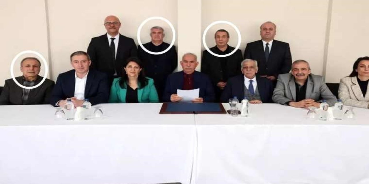 Teröristbaşı Abdullah Öcalan'ın yanındaki tanınmayan kişiler kim?