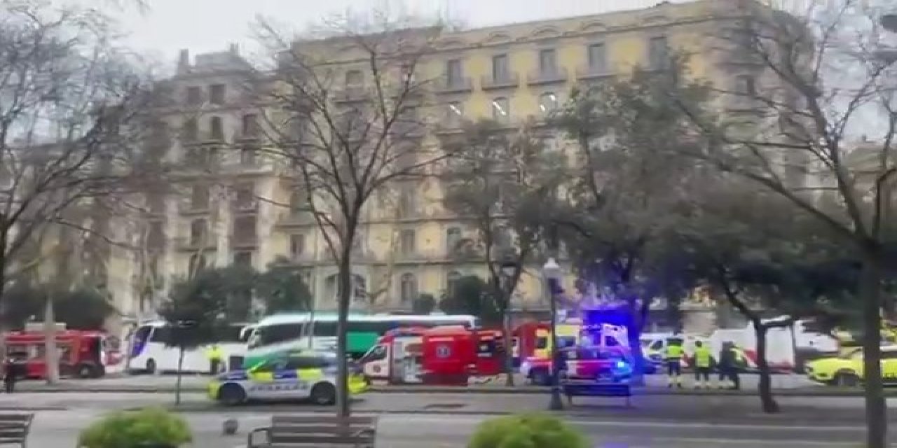 Barcelona'da turist otobüsü kazası: 34 yaralı